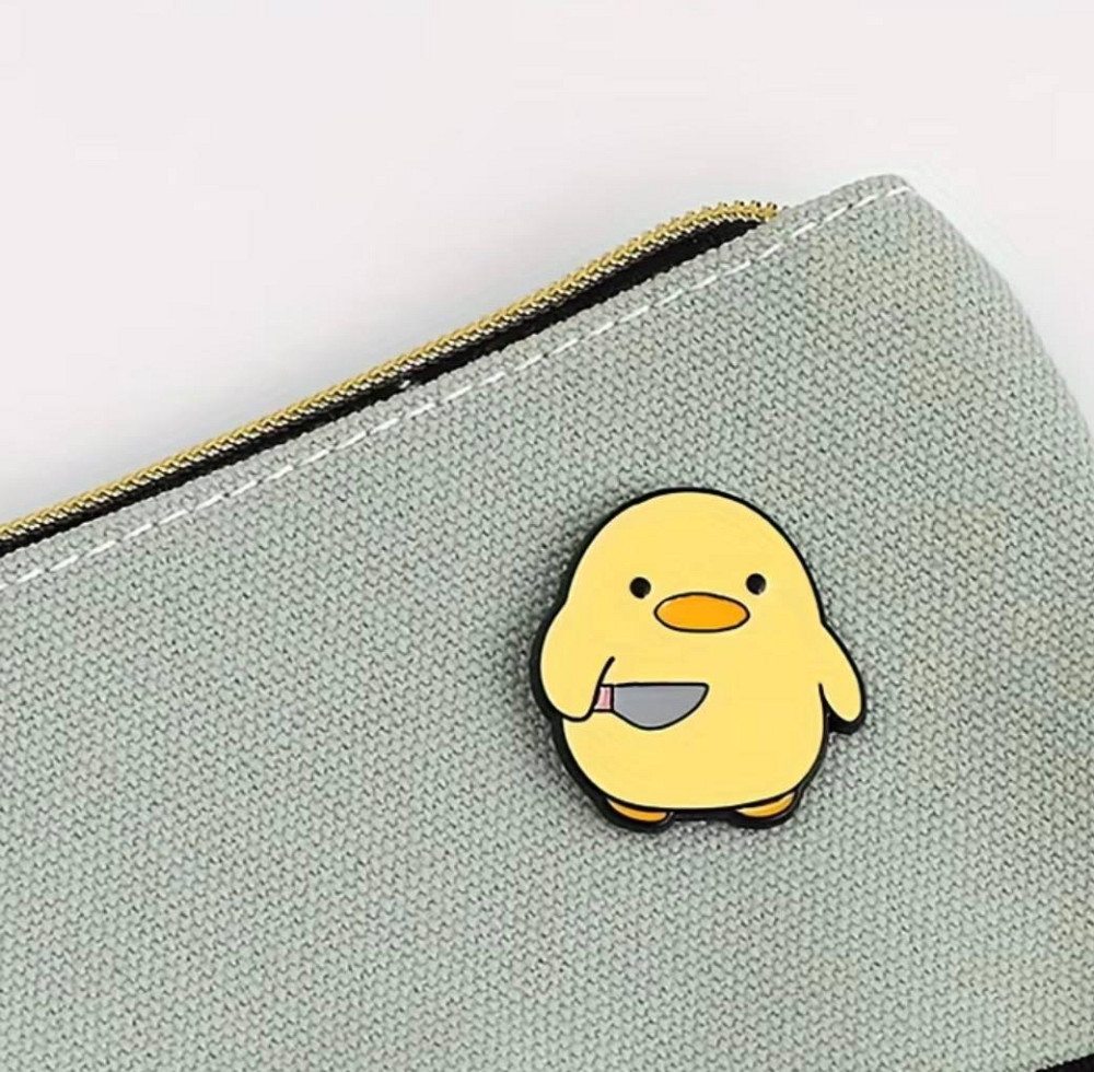 Значок брошка качка з ножем емаль пін жовтий аксесуар на одяг рюкзак Київ - фото 2