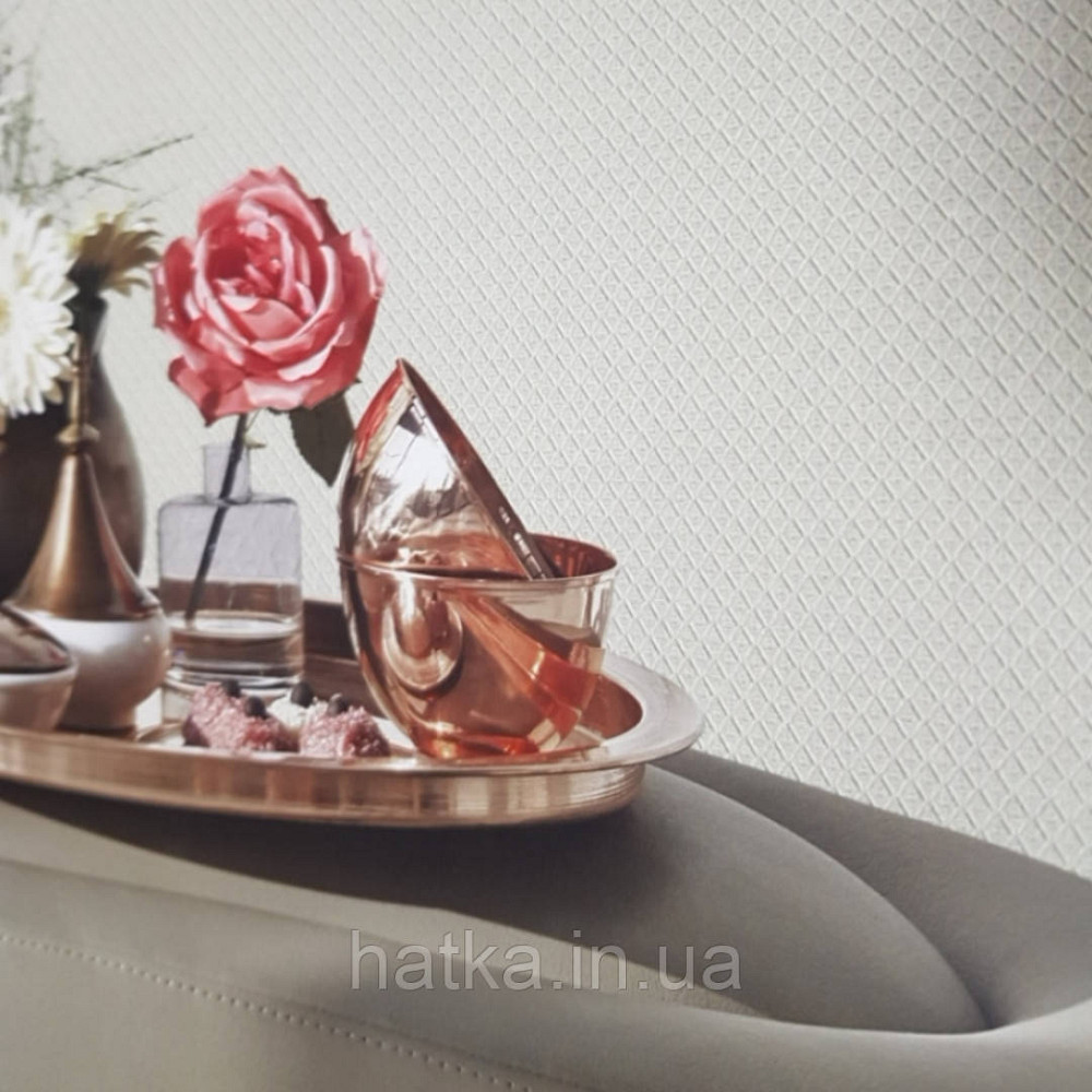 Шпалери вінілові на флізелін Grandeco Montana A44903 метрові однотонні маленький ромб світло сірі з сріблом Київ - фото 1