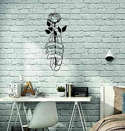 Декоративне настінне Панно «Рука з трояндою» Декор на стіну 110*42 см, Чорний Київ