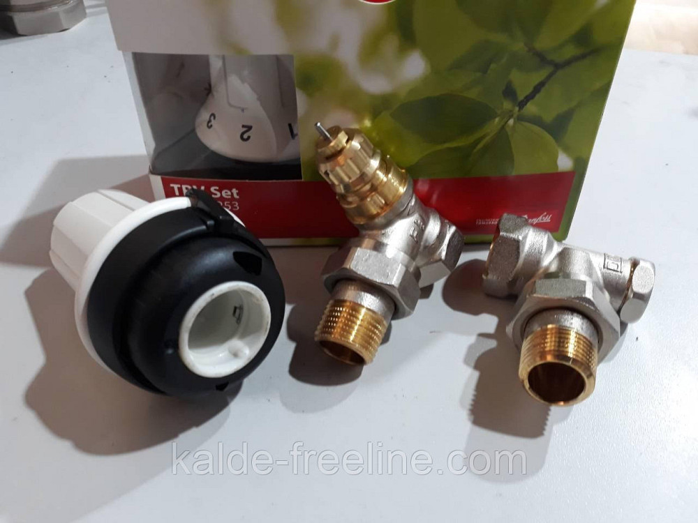 Комплект для радиаторов угловых кранов 