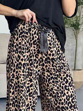 Женский домашний комплект двойка: футболка + леопардовые брюки коттон Одесса