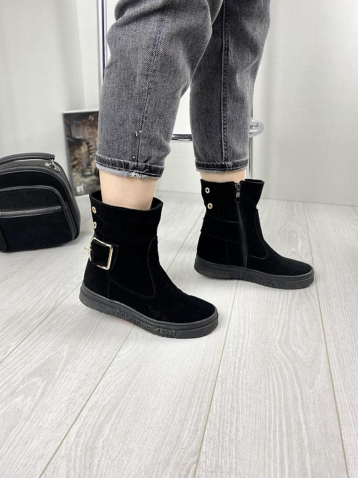 Injers Черевики жіночі INJERS чорні натуральна замша 36р. высота 16см обхват 23см подошва 3см ( Коломыя - изображение 6