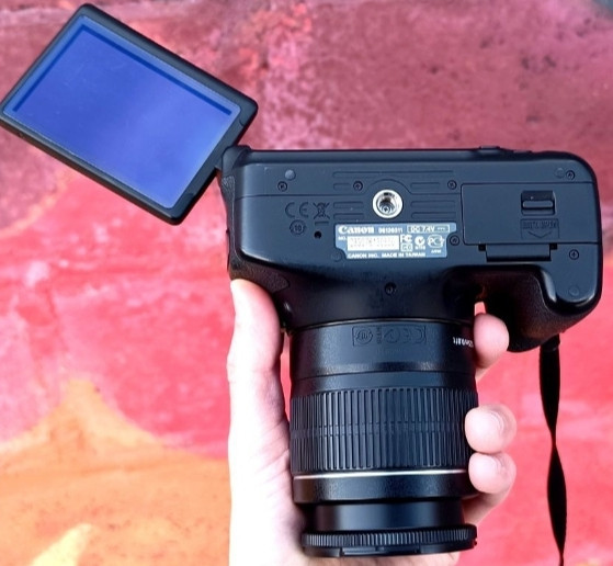 Фотоаппарат Canon 600D 8.800 пробег ! 18-55mm. Киев - изображение 2