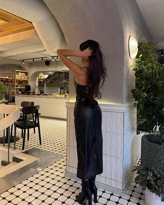 Привабливе жіноче вечірнє плаття з екошкіри. 46/48 Одеса - фото 6