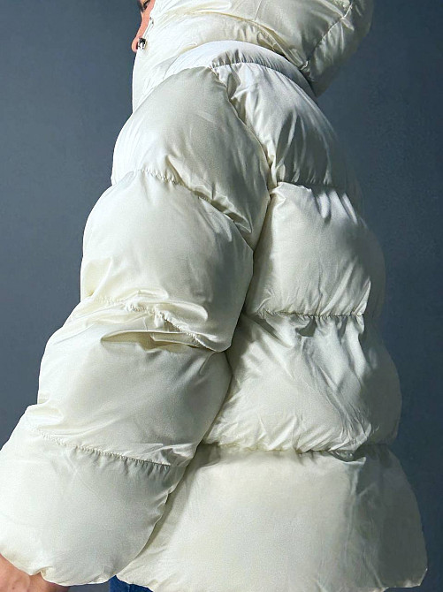 Куртка женская Lady Yep 10041 глянцевая пуффер оверсайз с капюшоном молочна, молочний, 42 Київ - фото 5