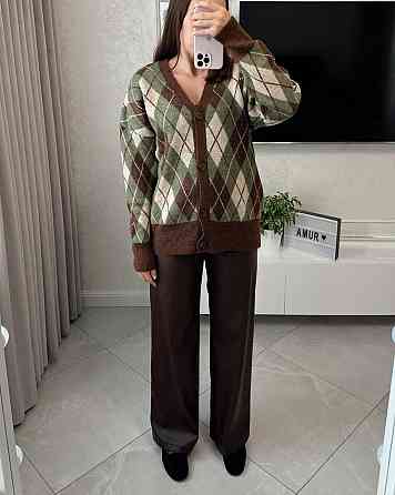 Жіночий жакардовий кардиган з ромбовидним візерунком на гудзиках машинна вʼязка Одеса