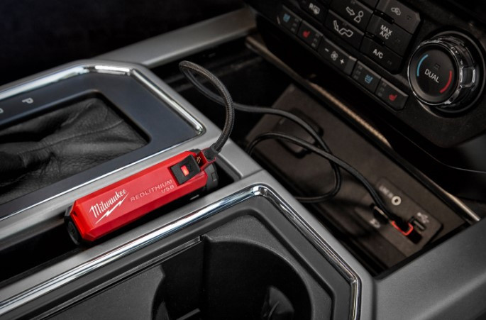 Акумулятор Li-Ion Повербанк 2,1А PPS-301 с зарядним пристроєм USB L4 MILWAUKEE 4932493335 Одеса - фото 5