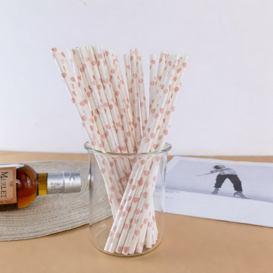 Паперові трубочки для напоїв з сердечками коктейльні святкові трубочки для коктейлів та вечірки 25 штук 20 см рожево-білий Київ
