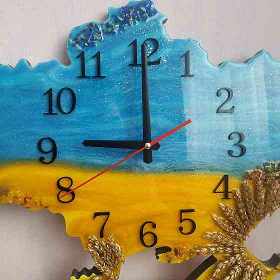 Часы настенные 40*25 см из эпоксидной смолы ручной работы 