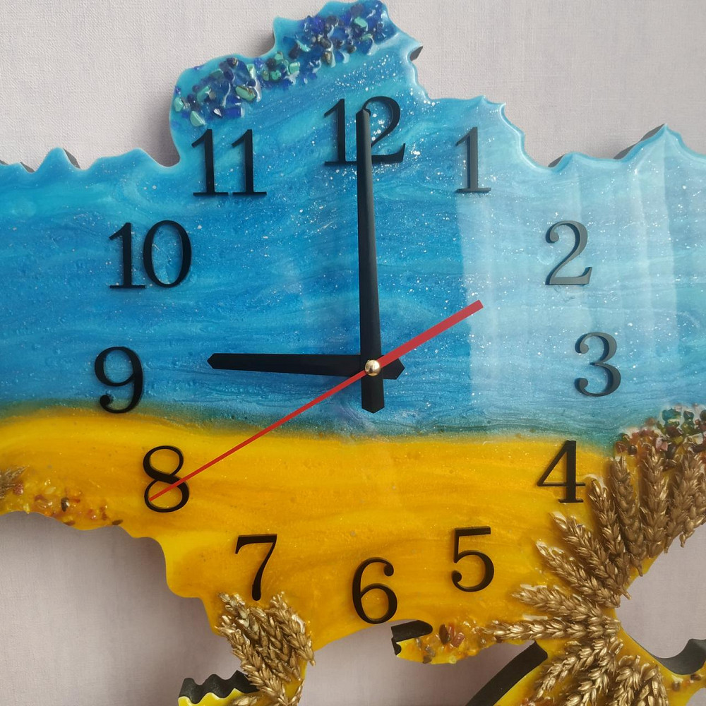 Часы настенные 40*25 см из эпоксидной смолы ручной работы 