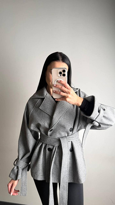 Женское трендовое пальто с двубортной застежкой на пуговицы и поясом Серый Одесса - изображение 1