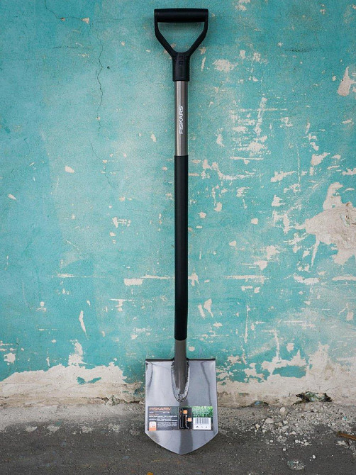 Лопата штыковая для сада Fiskars 