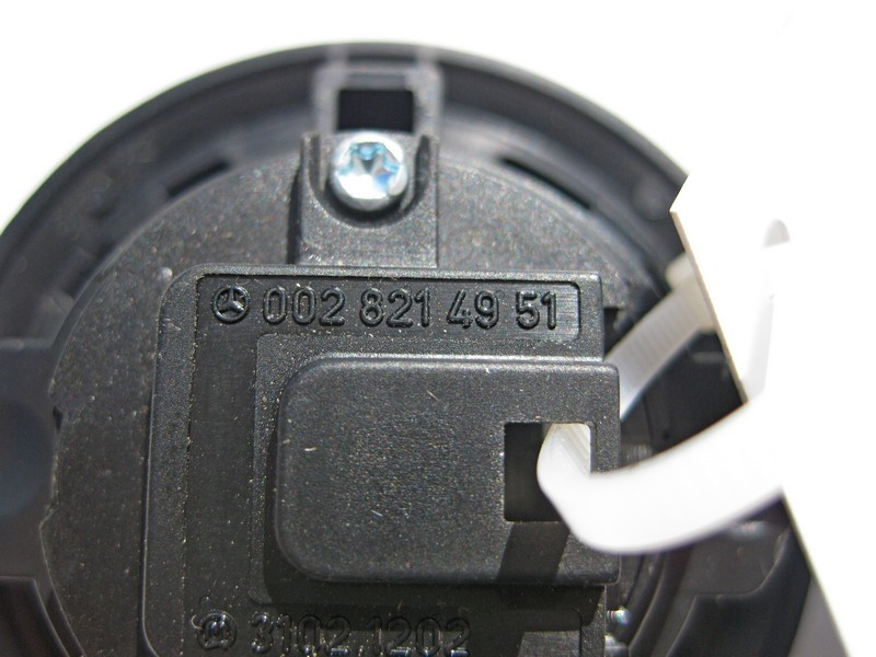 Mercedes-Benz  A0028214951 Внутрішня кнопка відкриття кришки багажника E-Class W211 W212 W213 C238 S-Class W221 W222 CL C216 C-Class W204 W205 Одесса - изображение 3