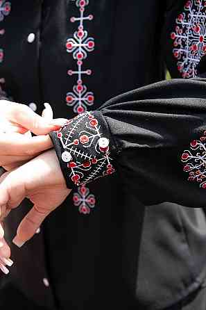 Жіноча вишиванка-сорочка з довгим рукавом лляна топ Київ