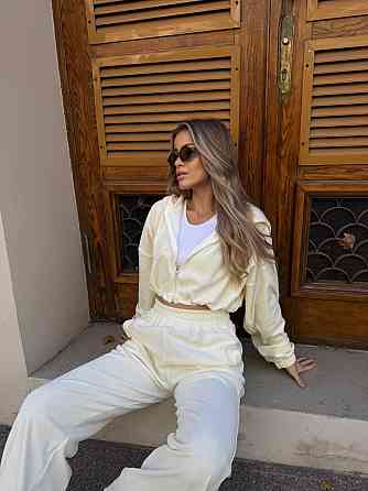 Женский стильный повседневный костюм двойка велюр (95% хлопка и полиэстера 5%). Одесса