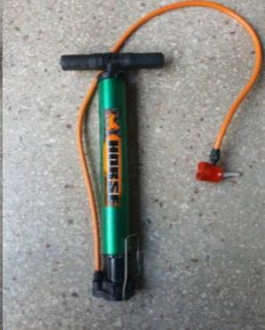 Насос ручной 350мм зеленый Мукачево - изображение 1