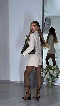 Женский базовый костюм двойка: жакет и юбка-шорты костюмная ткань Беж, 46/48 Одесса