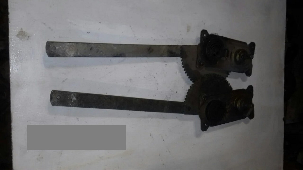 Стеклоподъемник правый ЗИЛ-130. 130-6104012 Харьков - изображение 1