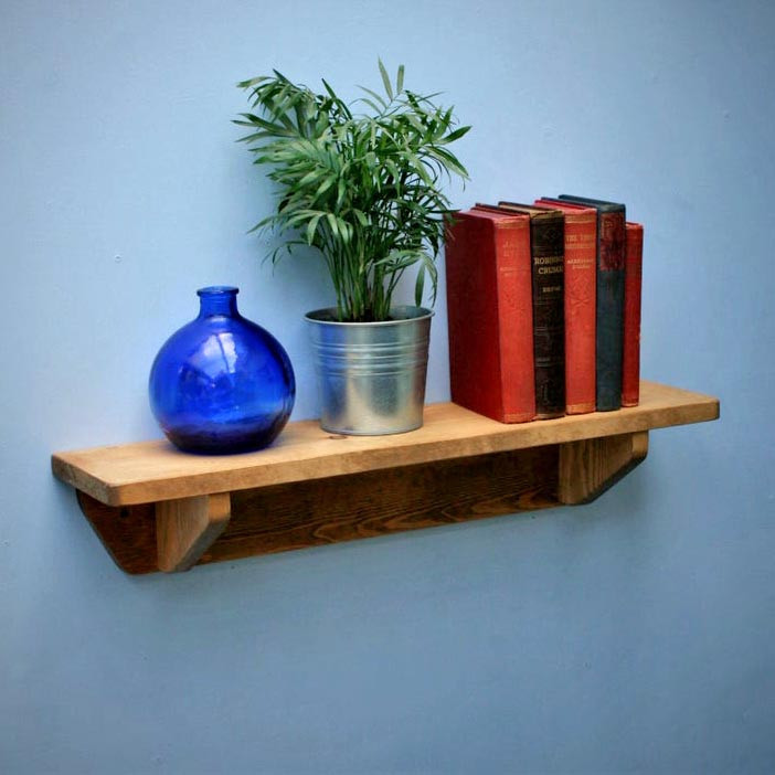 Настенная книжная полка 