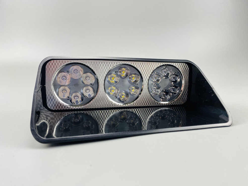 Проблисковий світлодіодний маячок мигалка лампа S18 стробоскоп 9-80V (18 led діодів) Мукачево - фото 1