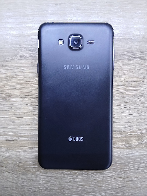 Б/У Смартфон Samsung SM-J700H/DS (Galaxy J7) 2 SIM, 5.5