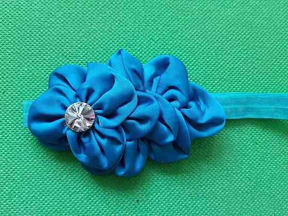 Ошатна пов'язка дитяча блакитна квітка 10см, розмір універсальний (на резинці) Київ