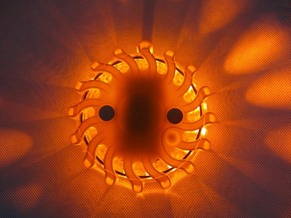 Ліхтар переносний світлодіодний з магнітом (9 світлових режимів, 16 LED, 1хCR23) Одеса - фото 2