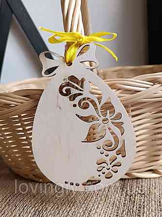 Украшение в форме яйца с цветочным декором. Ирпень