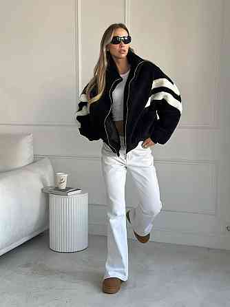 Жіноча тепла оверсайз куртка-бомбер букле на підкладці Одеса