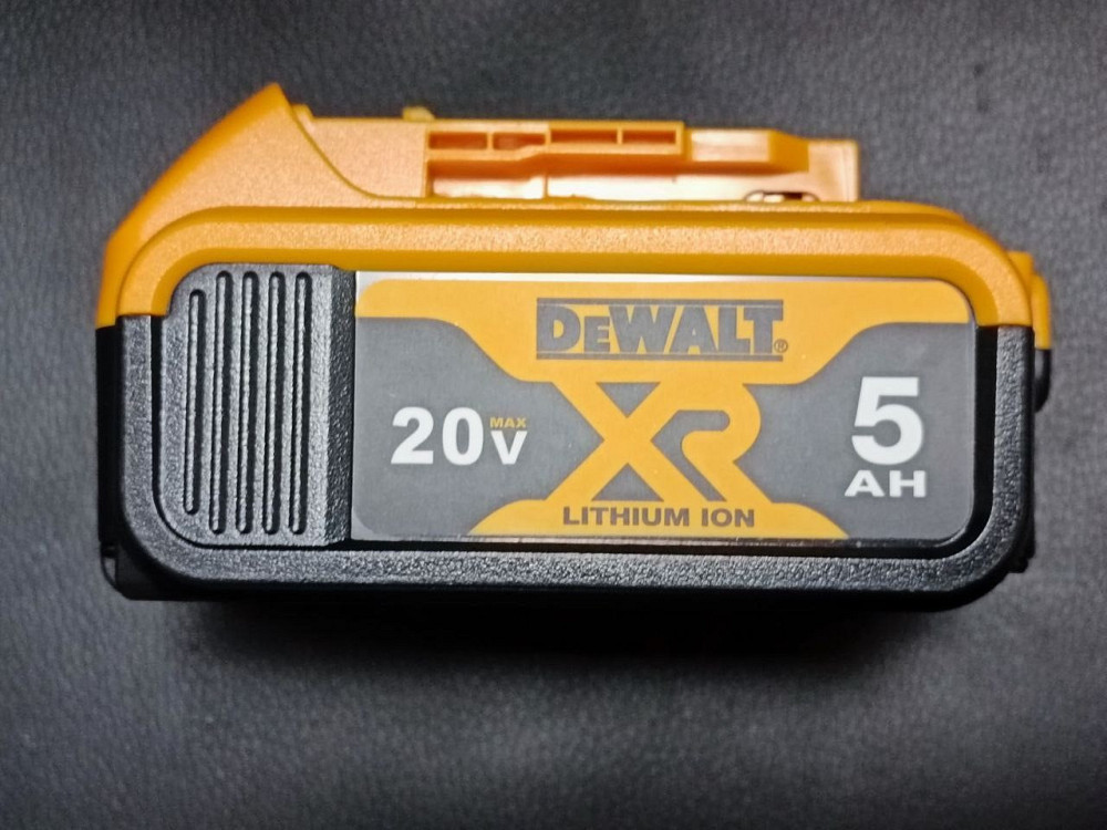Аккумулятор DEWALT 20V 5Ah Lithium ion NEW! Киев - изображение 1