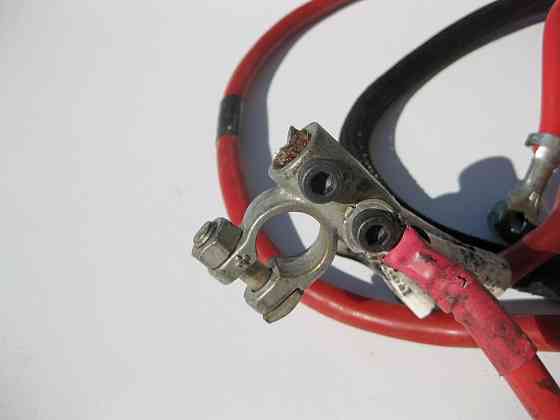 Mercedes-Benz  A1645402030 Плюсовий провід від АКБ до блоку силових запобіжників з правим кермом водія ML W164 GL X164 Одесса