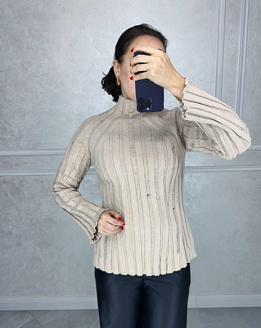 Женский базовый свитер с оригинальной вязкой универсального кроя Одесса - изображение 2