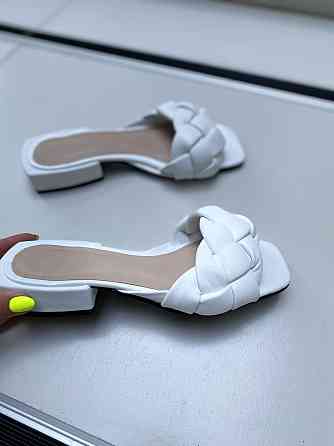 ARLEN Зручні жіночі шльопанці з натуральної шкіри білі на низькому ходу літні ARLEN Ш-Коса р. 3 Коломыя