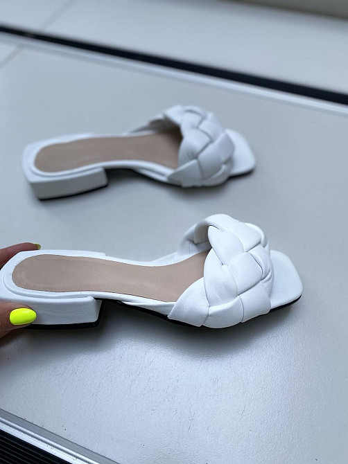 ARLEN Зручні жіночі шльопанці з натуральної шкіри білі на низькому ходу літні ARLEN Ш-Коса р. 3 Коломыя - изображение 2