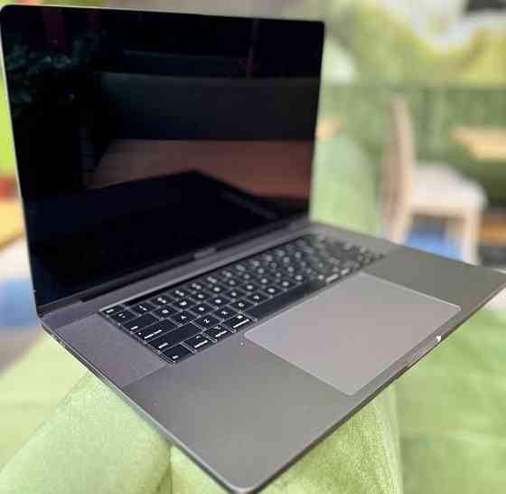 Ноутбук: MacBook Pro 16
