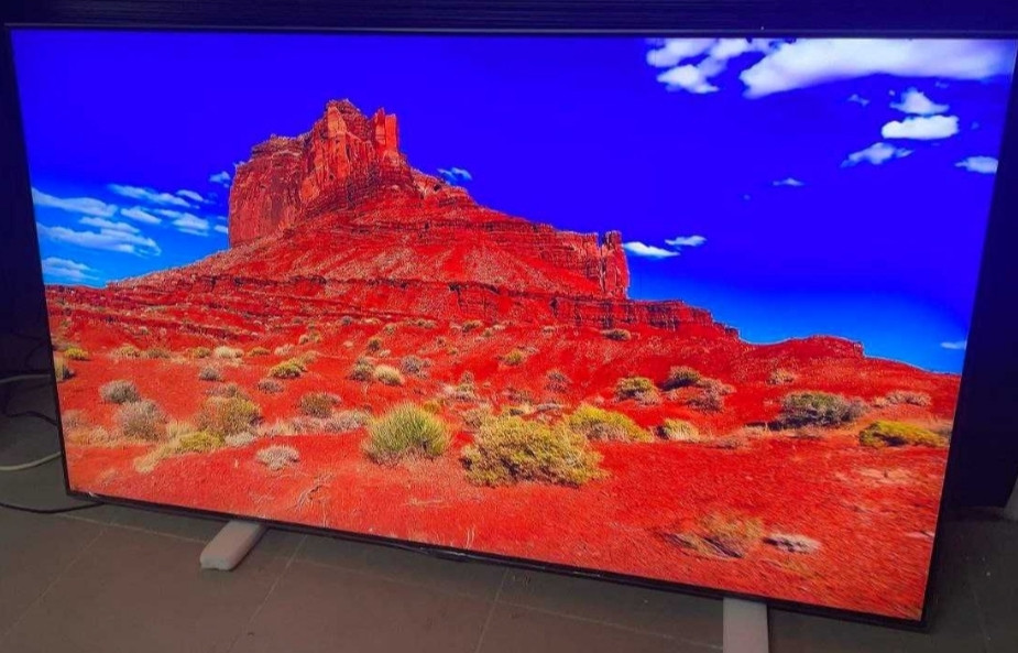 Телевизор Безрамный: 55