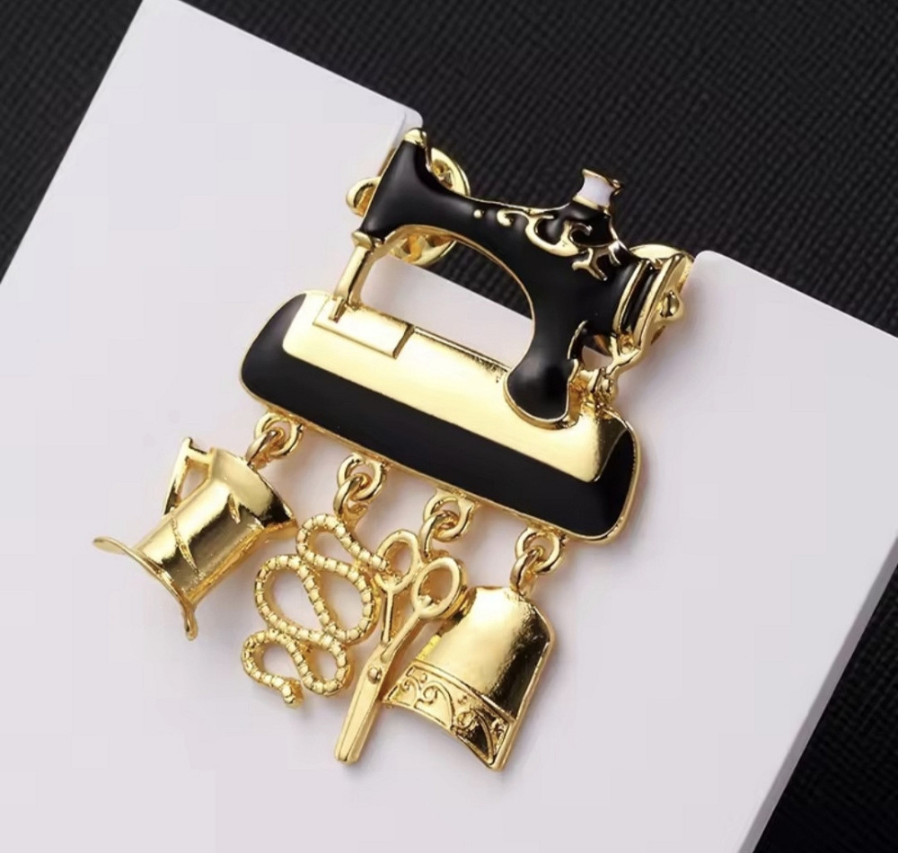 Брошка "Швейна машинка" №1" Сміла - фото 1