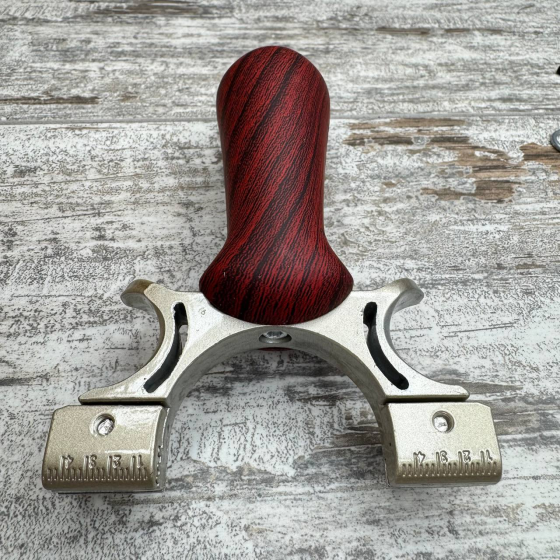 Эргономичная рогатка с прицелом и подсветкой для спорта, рыбалки и охоты, металлическая основа Киев