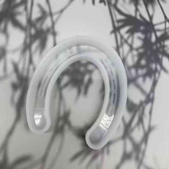 Силиконовая форма-подкова для свечей, смолы и гипса — белая Киев