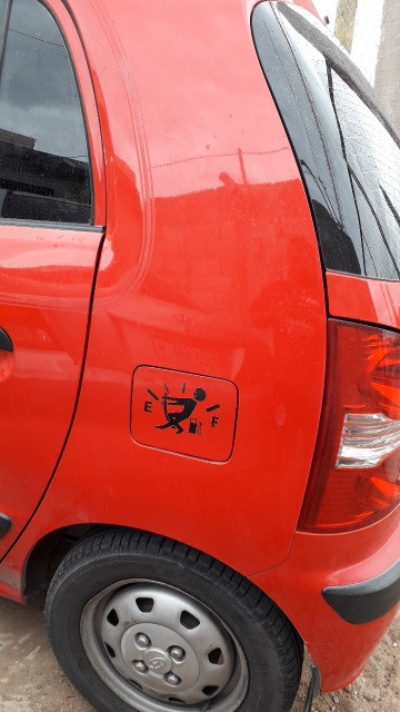 Наклейка на кришку бака авто Біла світловідбивна Київ - фото 8