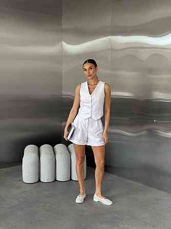 Жіночий базовий костюм-двійка: жилет і шорти костюмка Білий, 46/48 Одеса