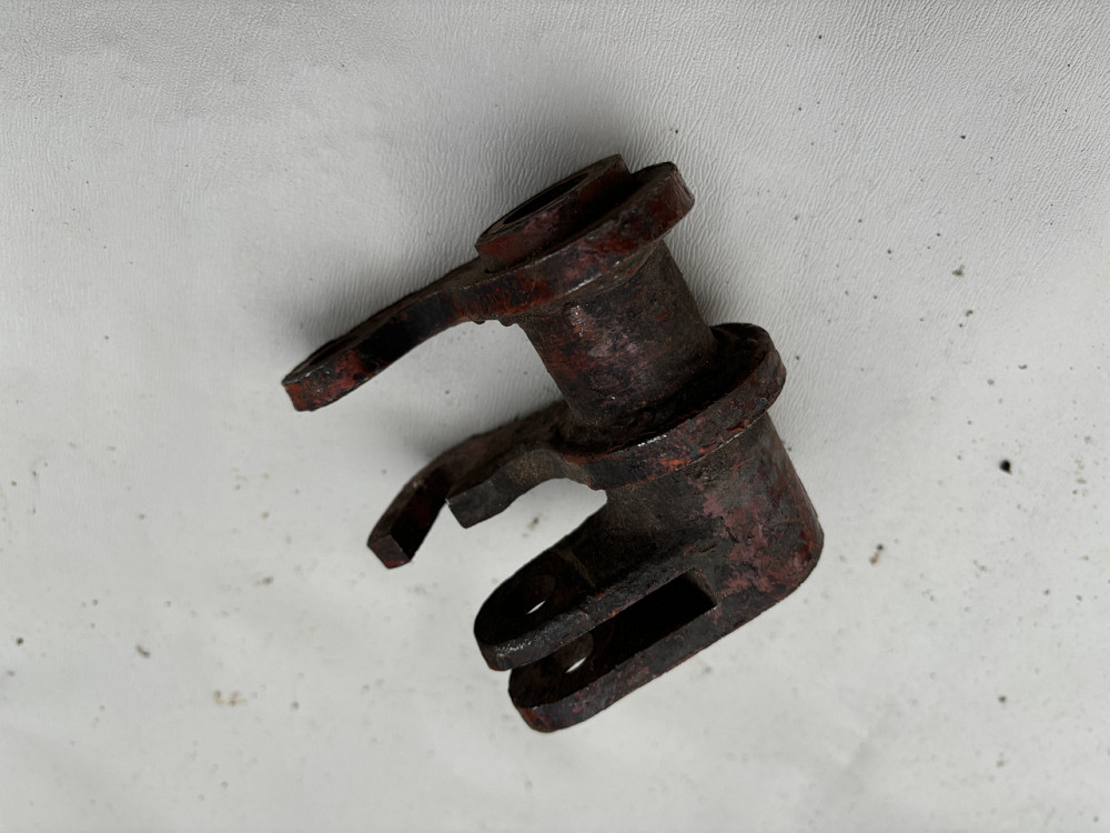 Важіль лівого кріплення механізму планетарного томозу ДТ-75. 77.38.034. Харків - фото 1