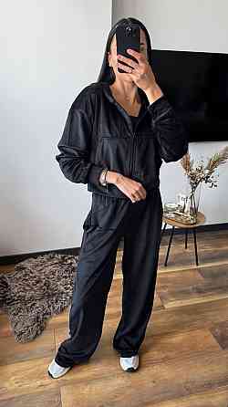 Женский плюшевый прогулочный костюм тройка: кофта топ и штаны велюр Черный, 42/44 Одесса