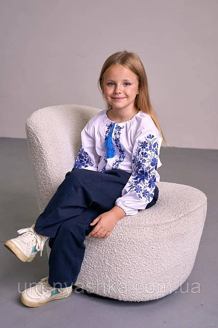 Дитяча вишиванка з синьою вишивкою  Фіалка червона Кривий Ріг - фото 8