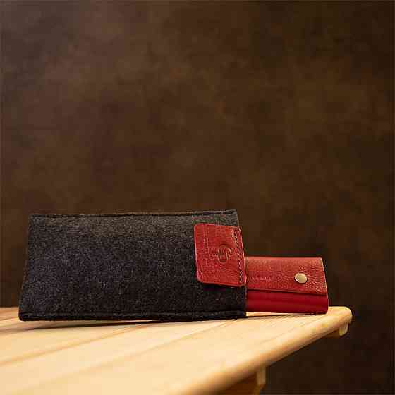 Яркая кожаная ключница GRANDE PELLE 11353 Красный Киев