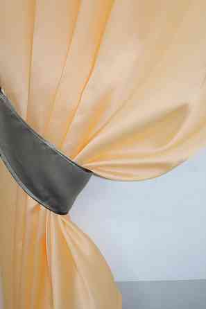 Кухонные шторы VR-Textil № 073к с ламбрекеном и подхватами персиковый с графитовым 270х170 см (52-0192) Киев