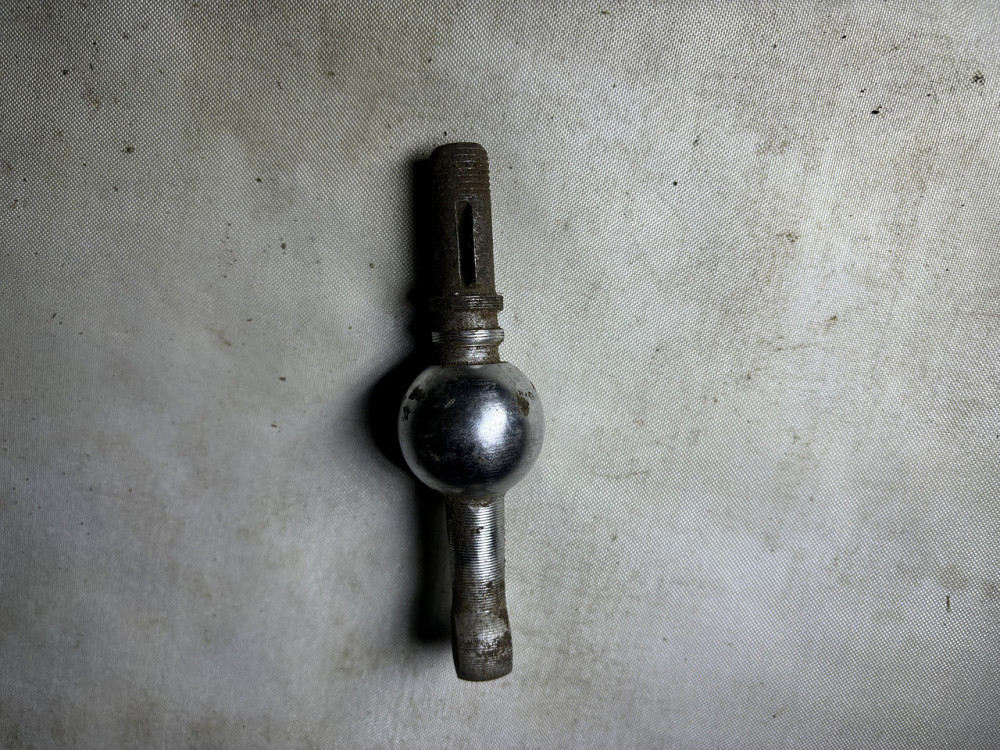 Рычаг (шарнир) гидрораспределителя Р-80. Р75-054А. Харьков - изображение 1