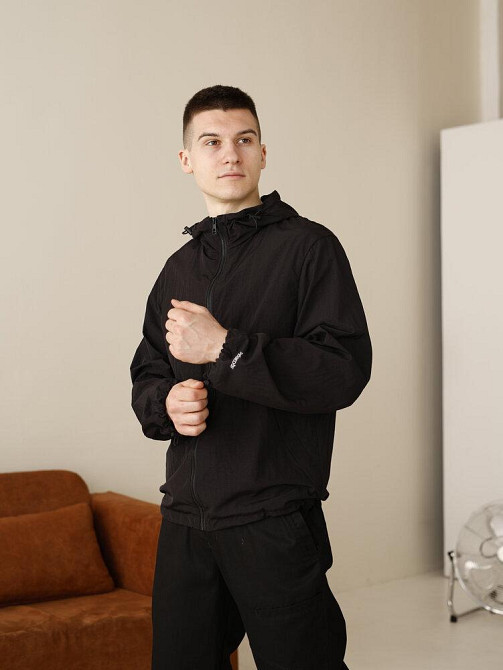 Мужская черная ветровка черная. Куртка-ветровка демисезонная легкая с карманами Pobedov Neon Киев - изображение 3