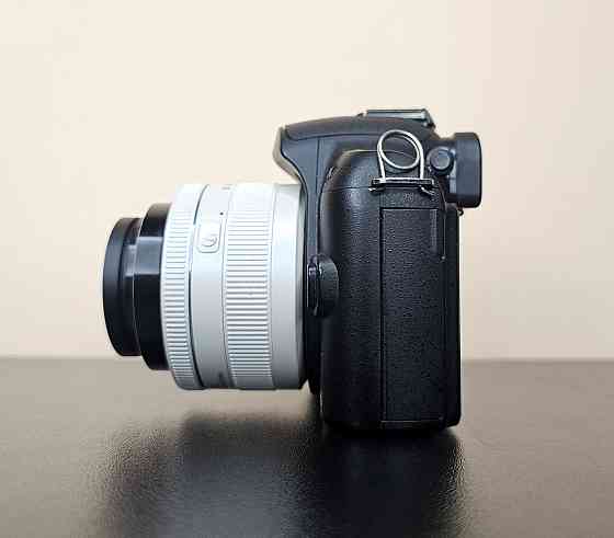 Бездзеркальний фотоапарат Samsung NX10 + об'єктивом 20-50 мм Клевань
