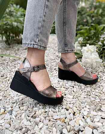 Mermaid Босоніжки жіночі нікель 85-7 літні, шкіра сатин / Модні босоніжки на танкетці 37р. 39р. Коломия